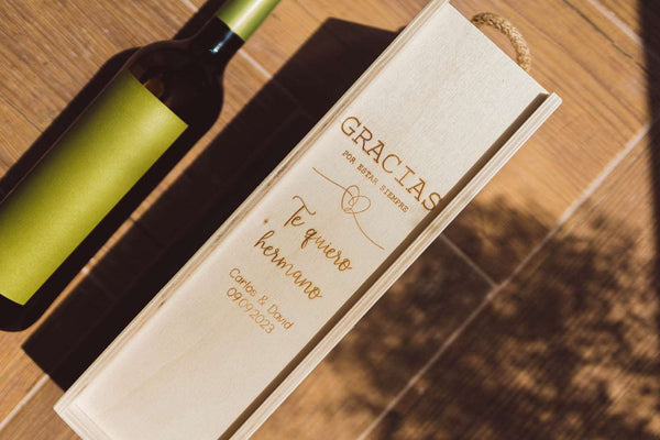 Caja de vino en madera - Corazón - Lletres de Vida