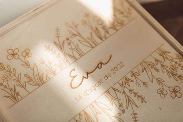 Caja de recuerdos en madera - Floral - Lletres de Vida