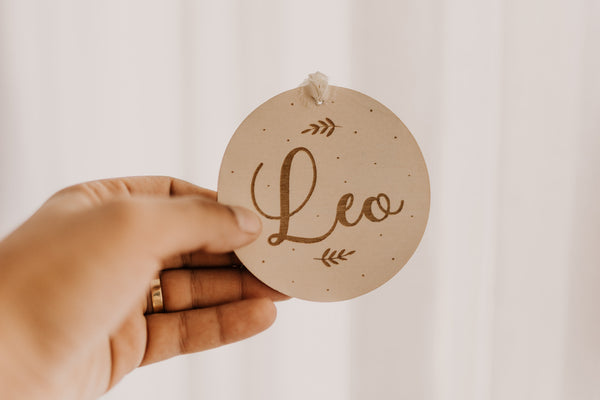 Placa madera natural nombre - Lletres de Vida