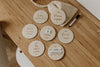 Placas de madera para seguir el embarazo
