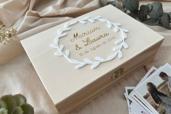 Caja recuerdos - Corona floral metacrilato